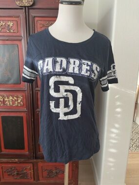 5th & Ocean Black Graphic Tee with White Interior Print